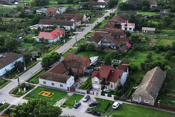 dudestii-noi-centru-sat